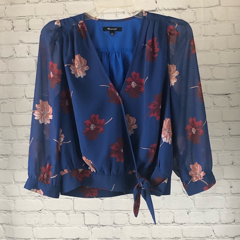 SHIRT - Women's Madewell blue mock wrap blouse with red and pink floral print.
